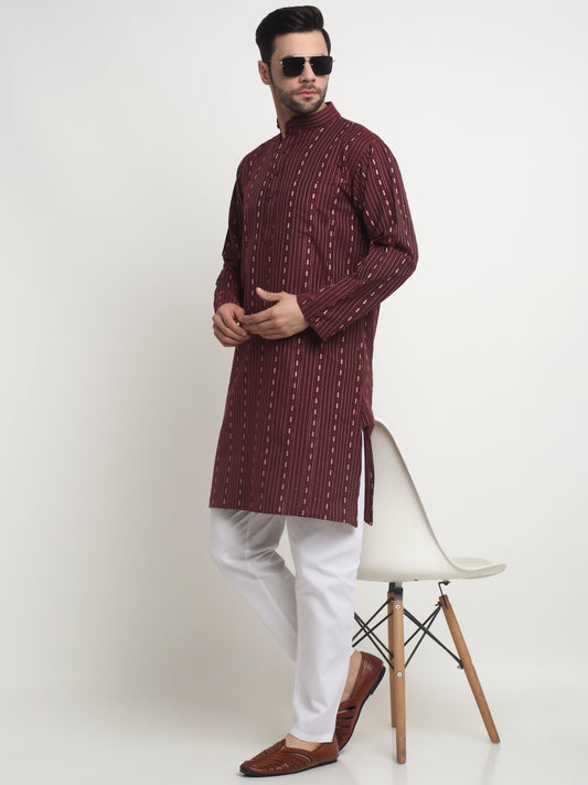 Arrabi Men Maroon Pure Cotton Geometric Kurta with Churidar Pyjama