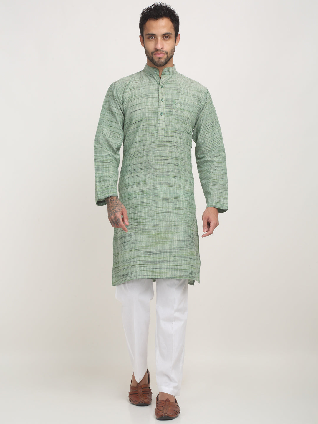 Arrabi Men Green Pure Cotton Solid Kurta with Churidar Pyjama