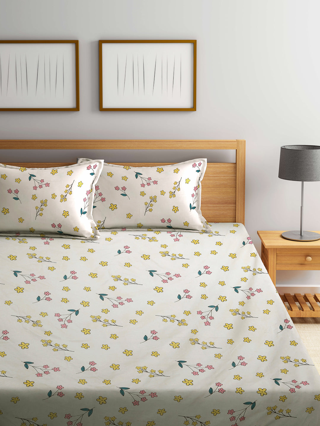 Arrabi Cream Floral TC Cotton Blend King Size Bookfold Bedsheet with 2 Pillow Covers (250 X 215 cm)