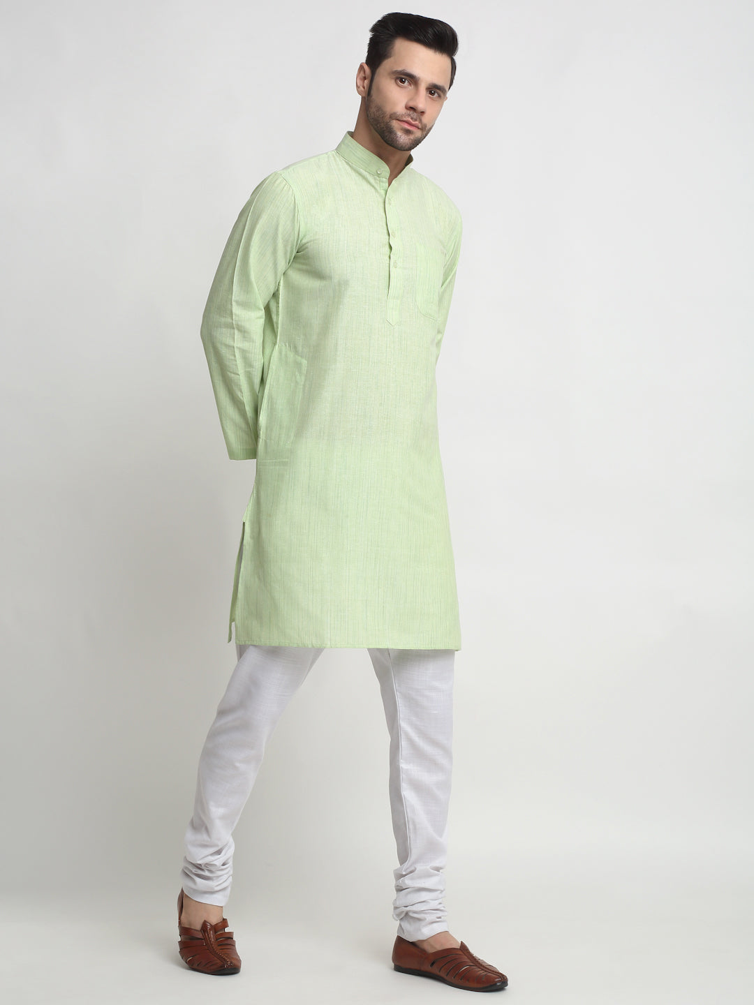 Arrabi Men Green Pure Cotton Solid Kurta with Churidar Pyjama