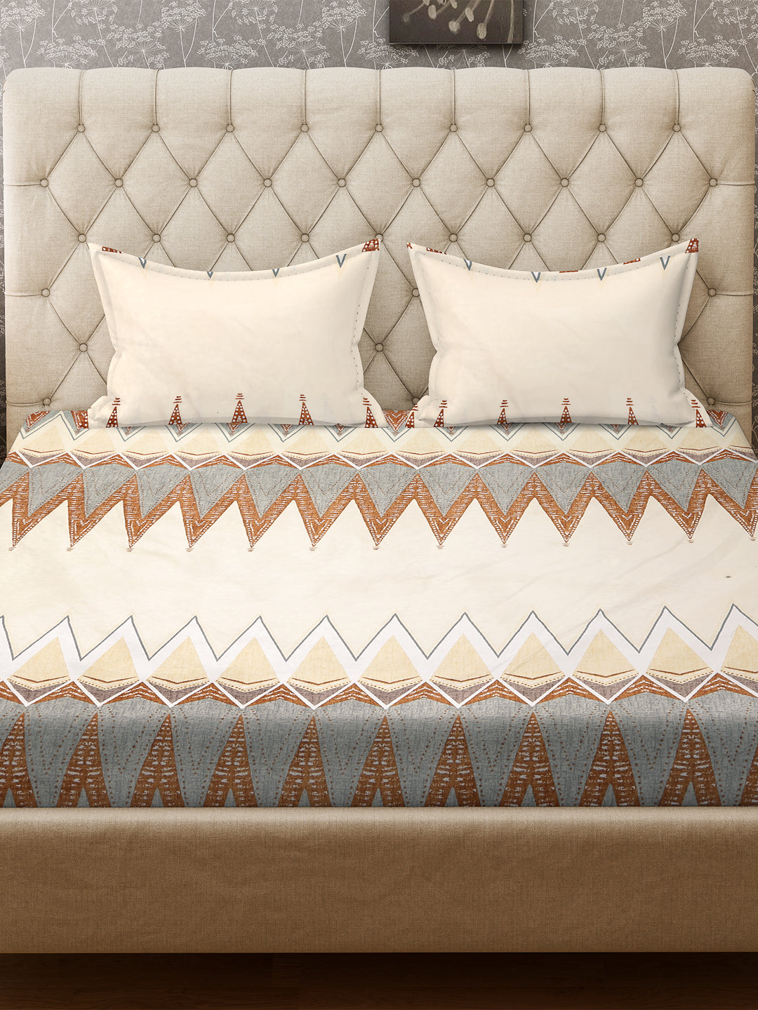 Arrabi Cream Graphic TC Cotton Blend Super King Size Bedsheet with 2 Pillow Covers (270 x 260 cm)
