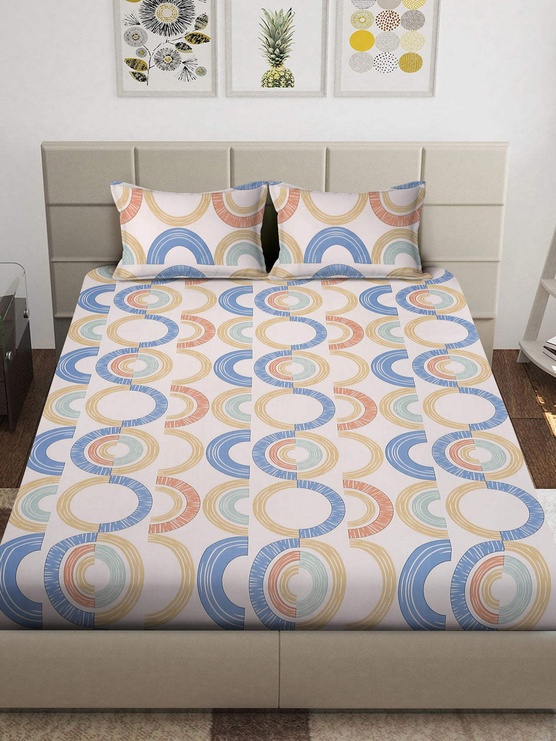 Arrabi Peach Geometric TC Cotton Blend King Size Bedsheet with 2 Pillow Covers (250 x 215 cm)