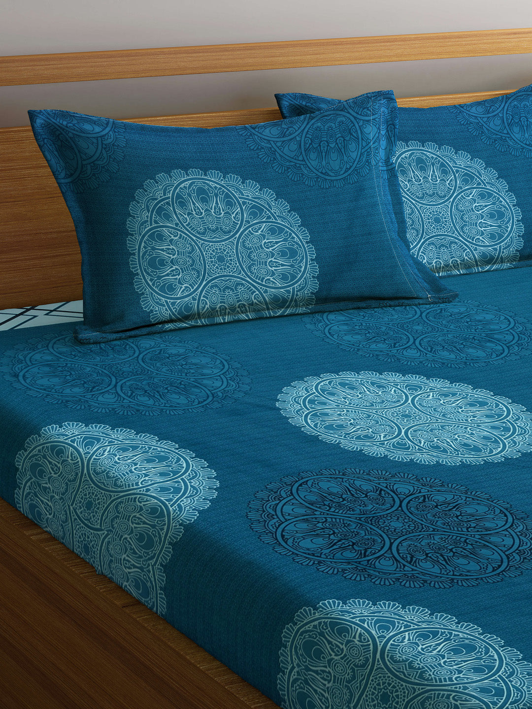 Arrabi Blue Indian TC Cotton Blend King Size Bookfold Bedsheet with 2 Pillow Covers (250 X 215 cm)