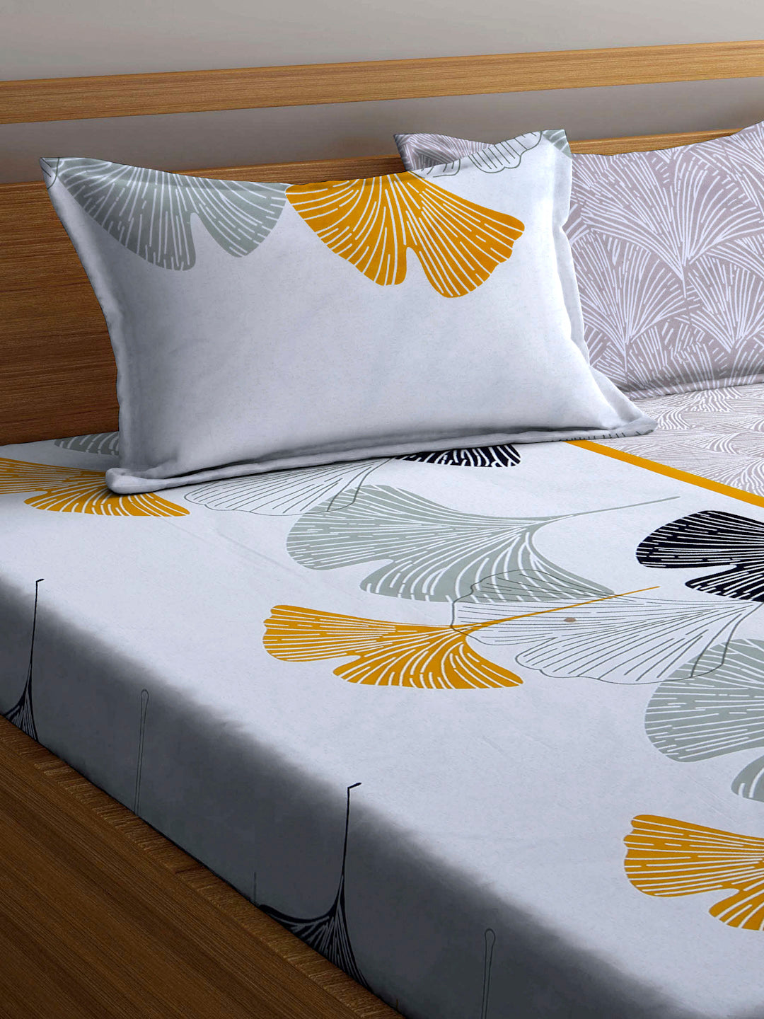 Arrabi Grey Leaf TC Cotton Blend King Size Bookfold Bedsheet with 2 Pillow Covers (250 X 220 cm)