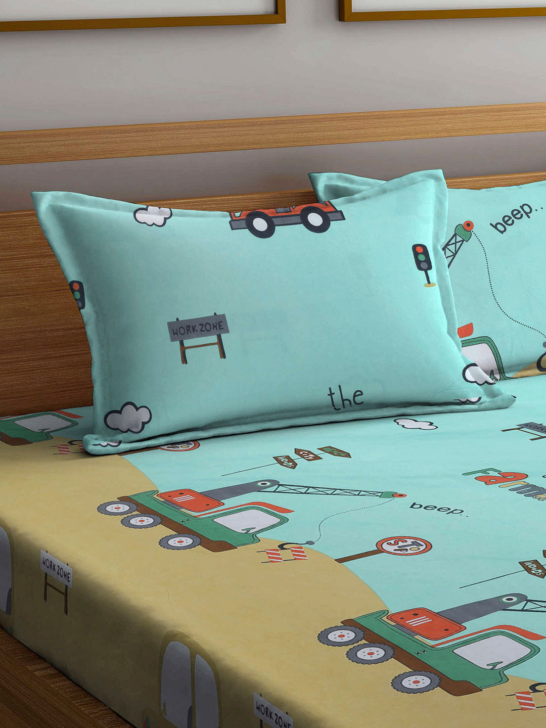 Arrabi Green Cartoon TC Cotton Blend King Size Bookfold Bedsheet with 2 Pillow Covers (250 X 220 cm)