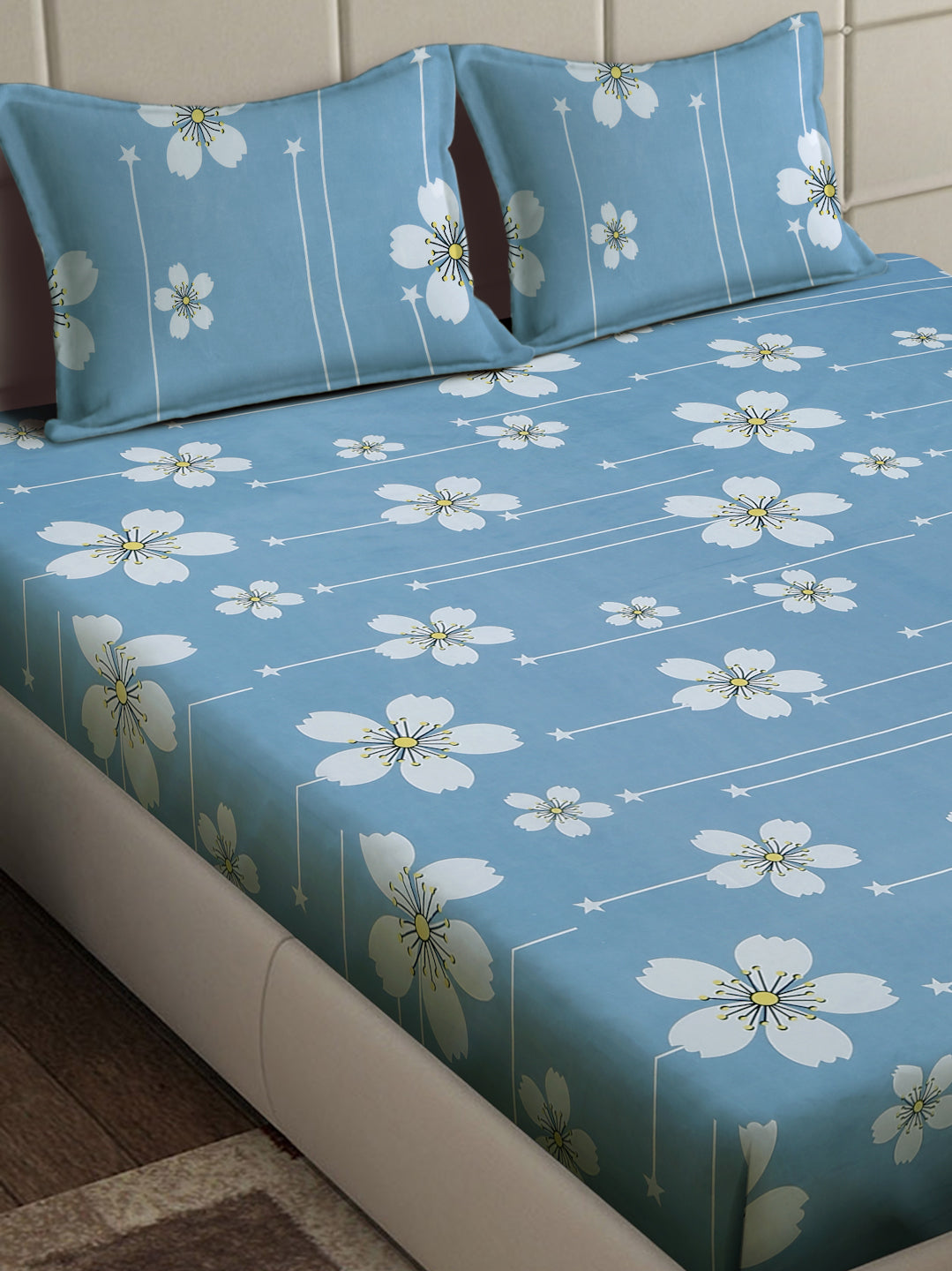 Arrabi Blue Floral TC Cotton Blend King Size Bedsheet with 2 Pillow Covers (250 x 215 cm)