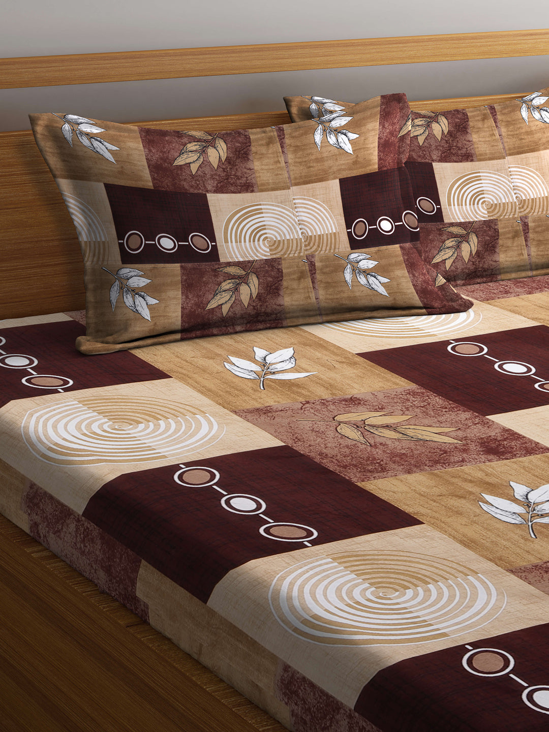 Arrabi Brown Geometric TC Cotton Blend King Size Bookfold Bedsheet with 2 Pillow Covers (250 X 215 cm)