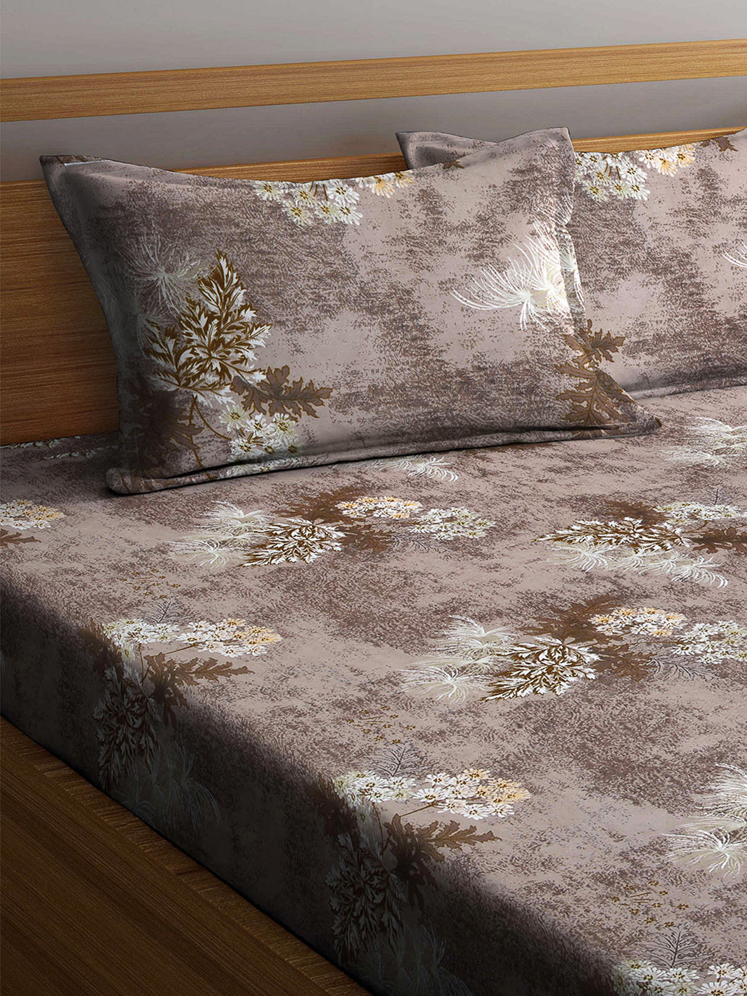 Arrabi Brown Floral TC Cotton Blend King Size Bookfold Bedsheet with 2 Pillow Covers (250 X 220 cm)