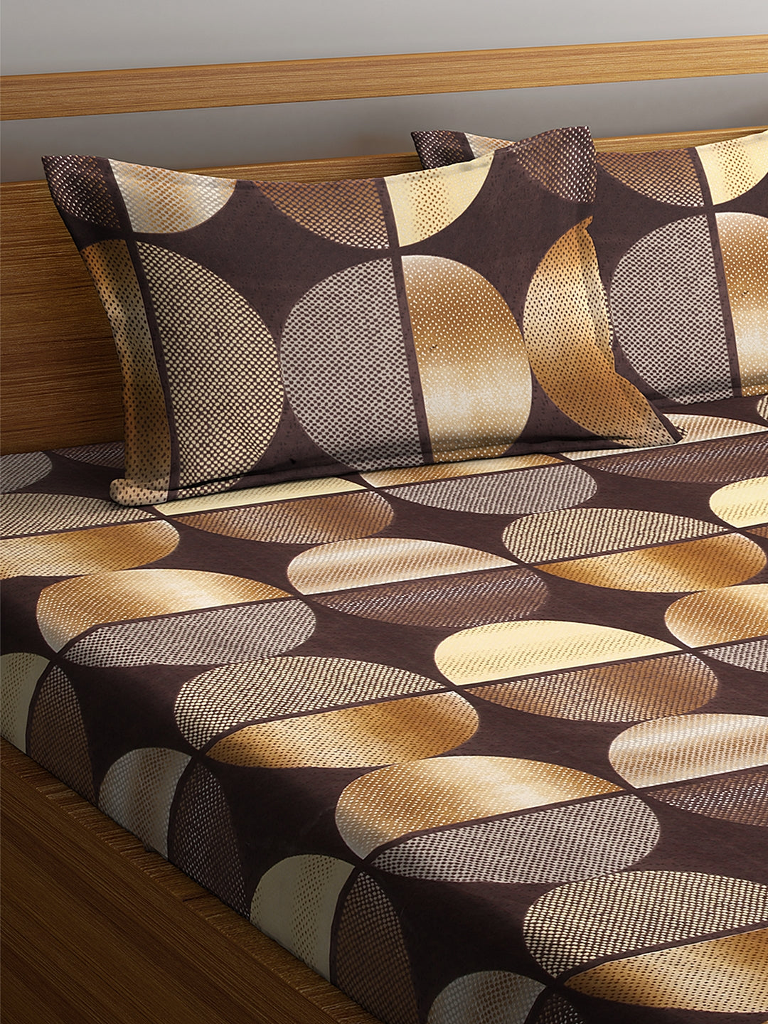 Arrabi Brown Geometric TC Cotton Blend King Size Bookfold Bedsheet with 2 Pillow Covers (250 X 220 cm)