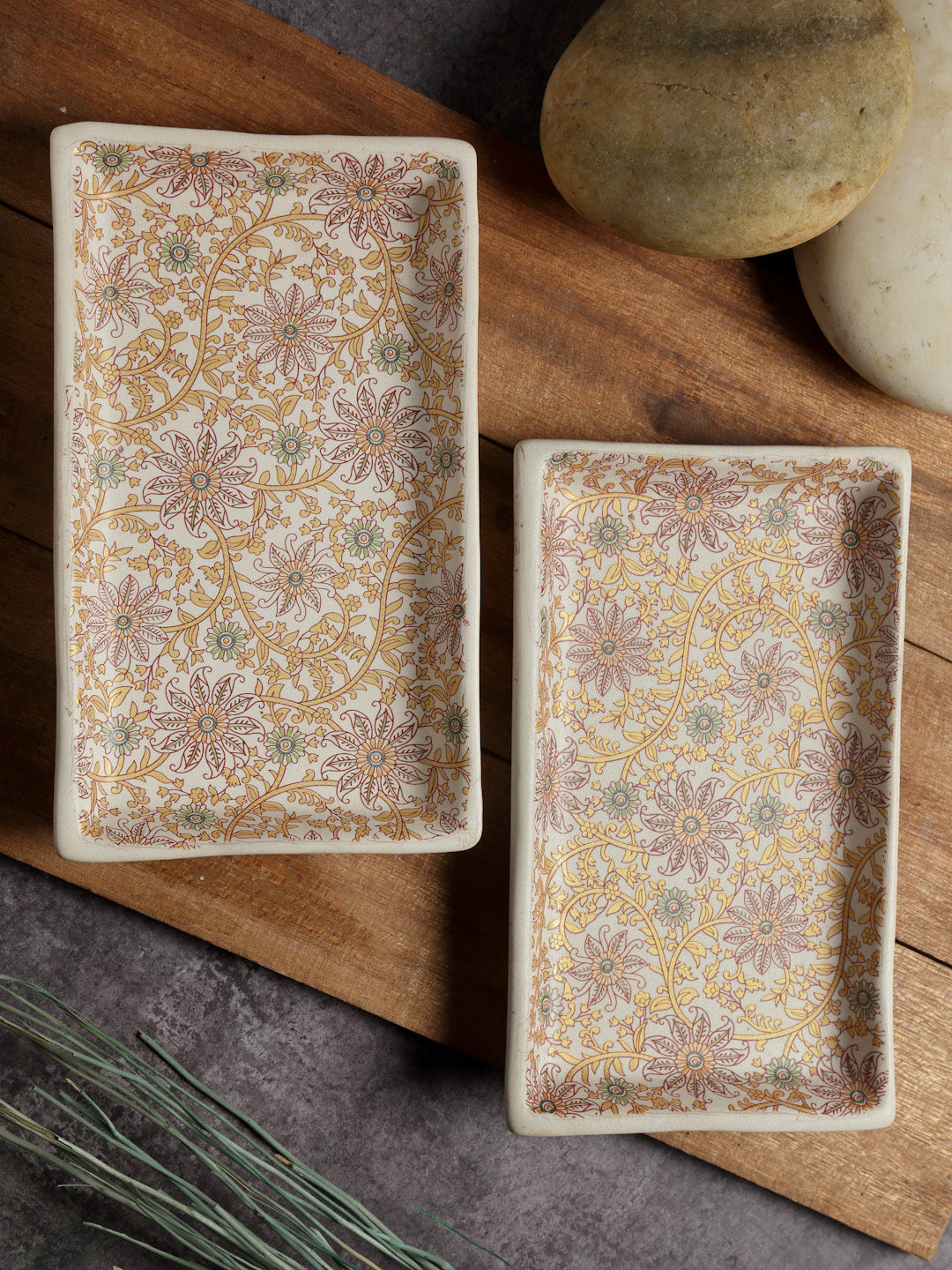 Handcrafted Stoneware Floral Set of 2 Tray
