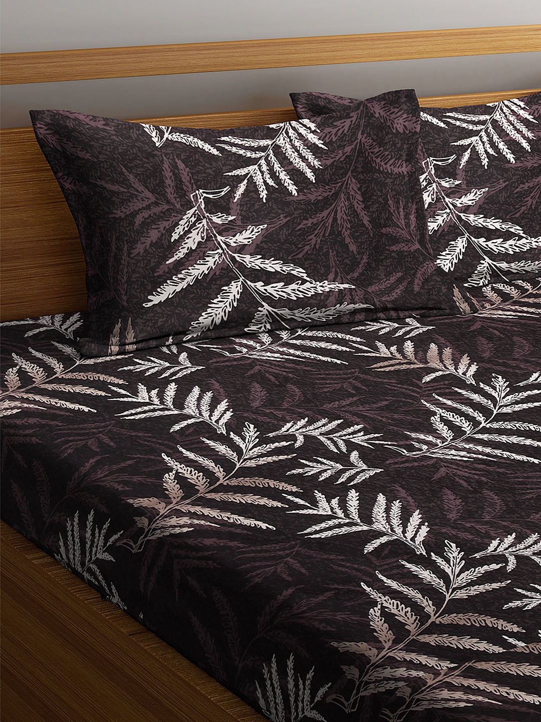 Arrabi Brown Leaf TC Cotton Blend King Size Bookfold Bedsheet with 2 Pillow Covers (250 X 220 cm)