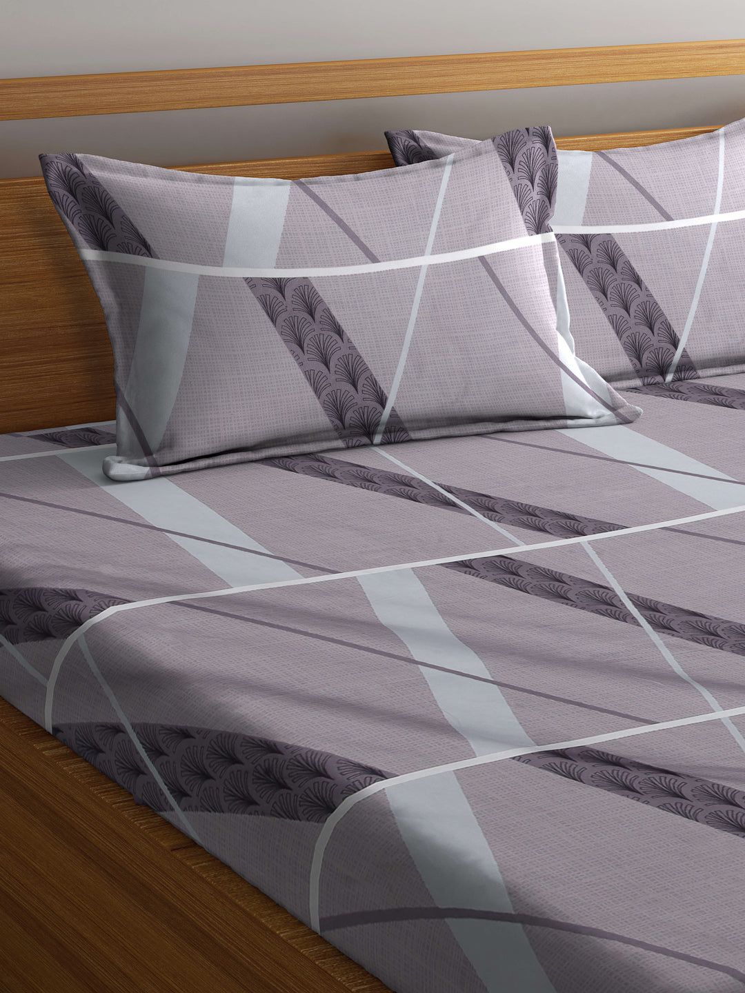 Arrabi Grey Graphic TC Cotton Blend King Size Bookfold Bedsheet with 2 Pillow Covers (250 X 215 cm)