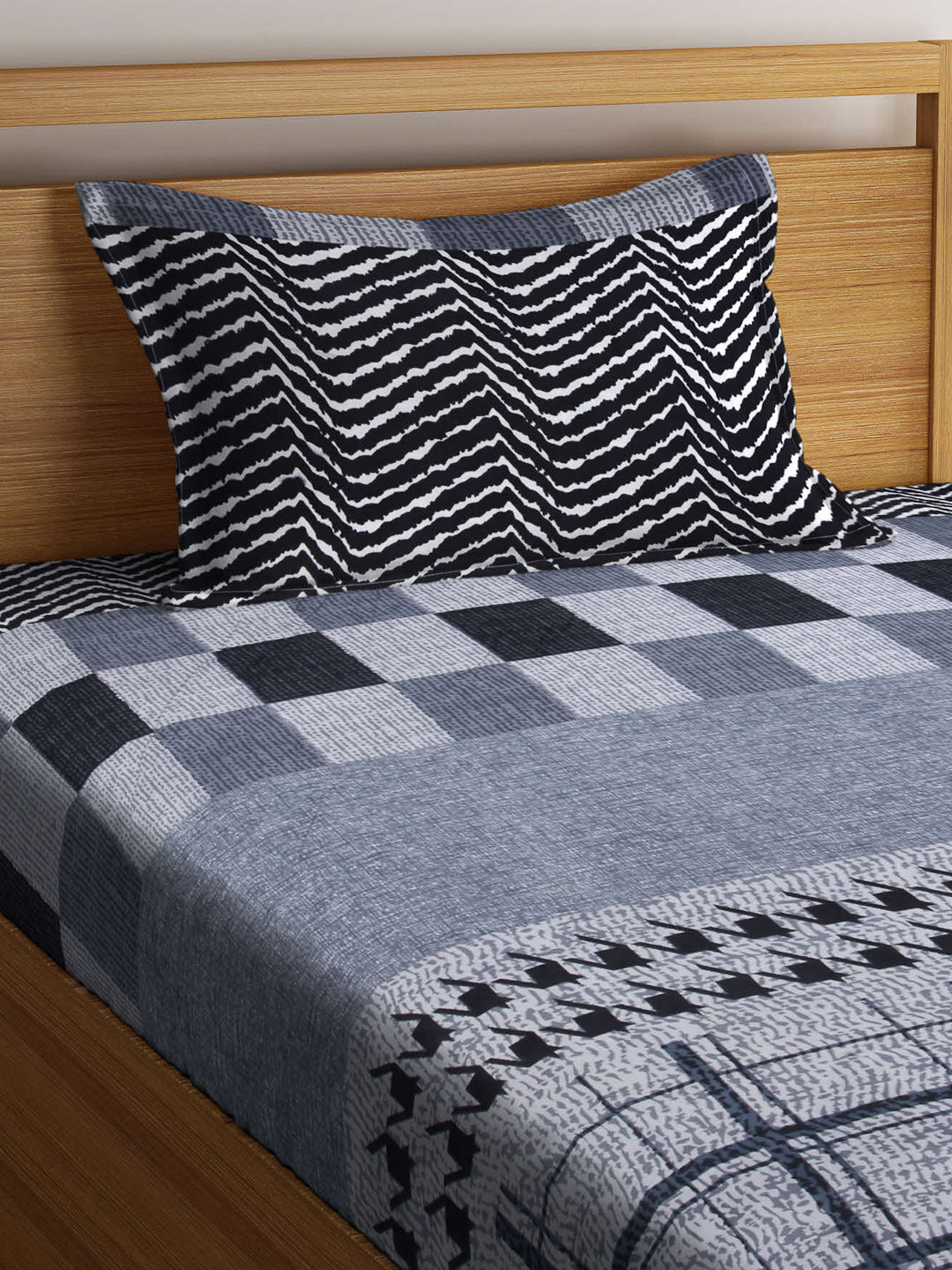 Arrabi Black Geometric TC Cotton Blend Single Size Fitted Bedsheet with 1 Pillow Cover (220 X 150 cm)