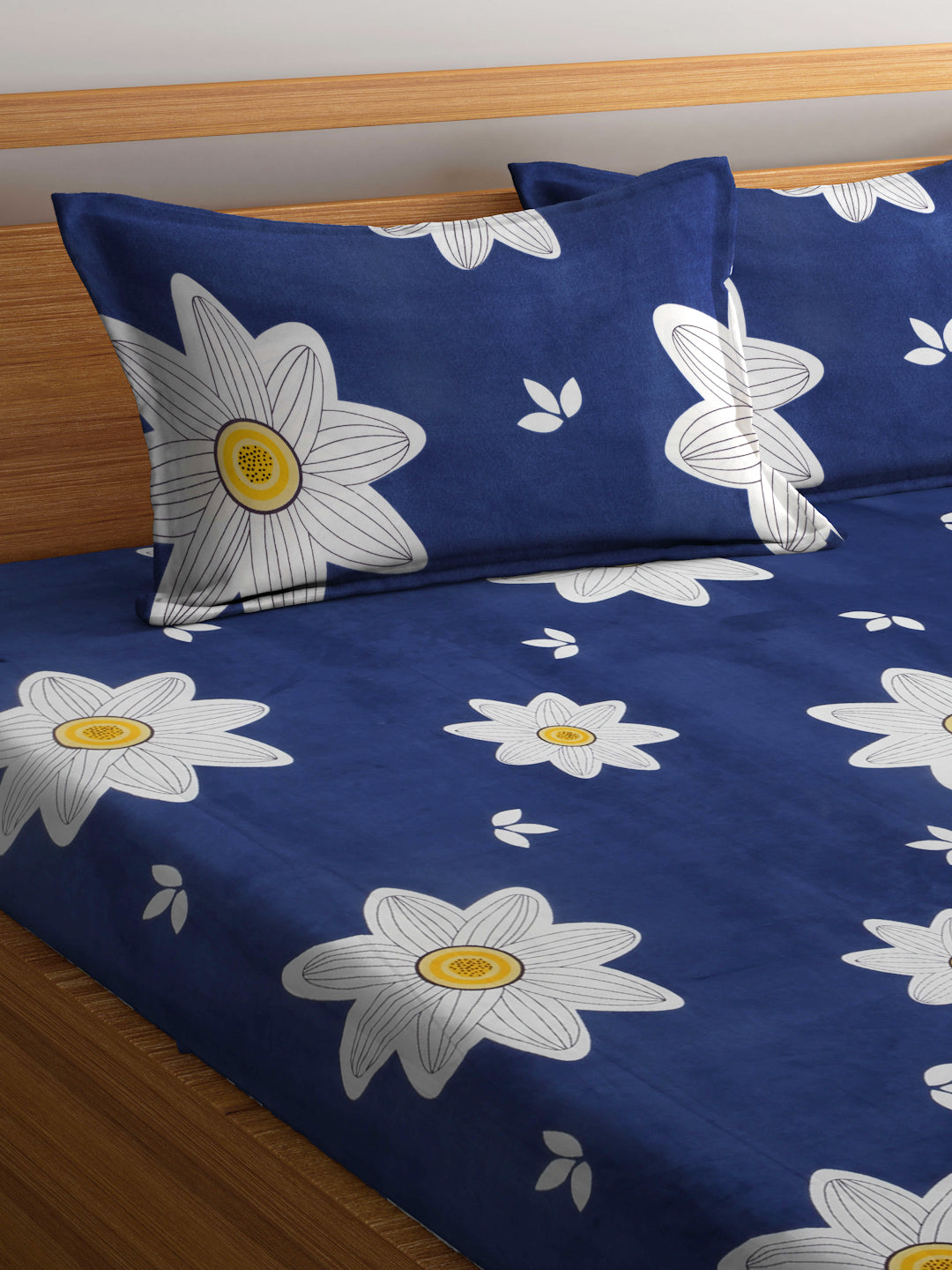 Arrabi Blue Floral TC Cotton Blend King Size Bedsheet with 2 Pillow Covers (250 X 215 cm)