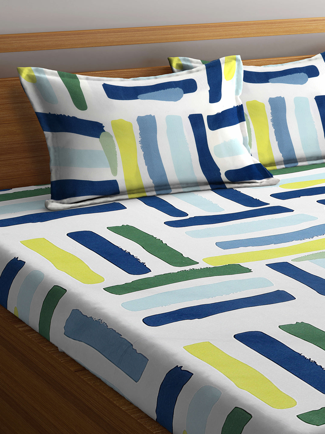 Arrabi Multi Geometric TC Cotton Blend King Size Fitted Bedsheet with 2 Pillow Covers (250 x 215 cm)