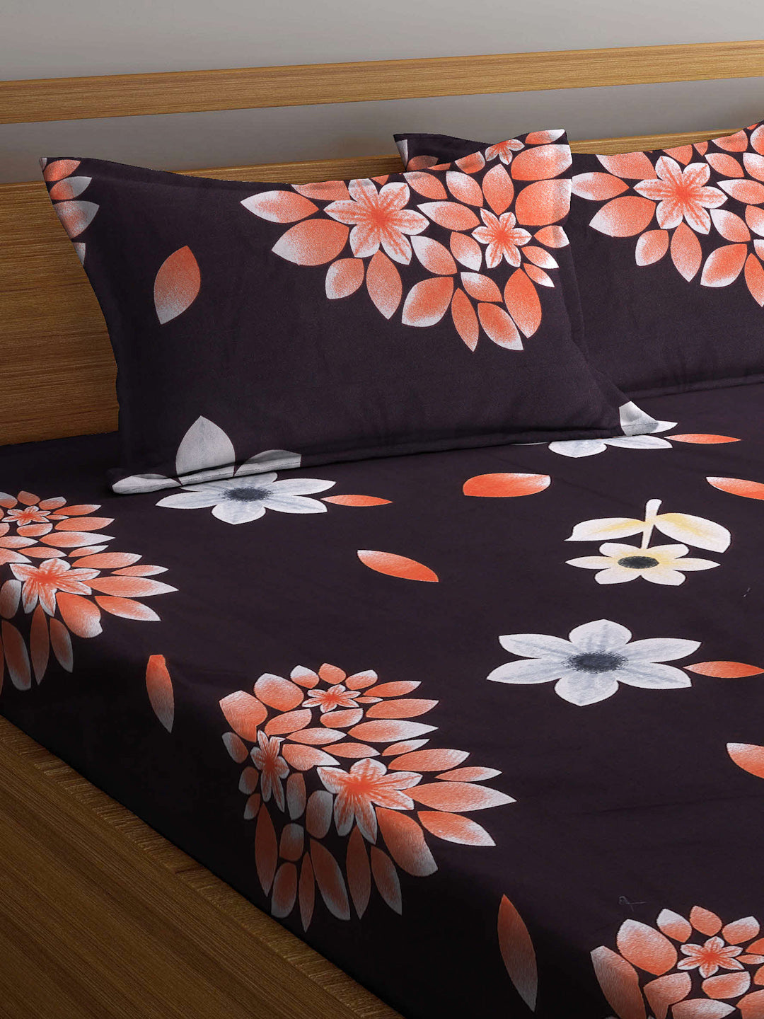 Arrabi Brown Floral TC Cotton Blend King Size Bookfold Bedsheet with 2 Pillow Covers (250 X 215 cm)