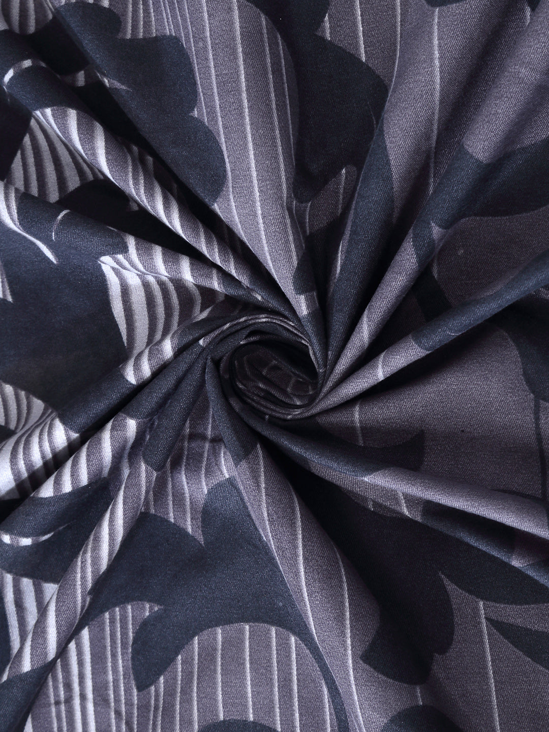 Arrabi Black Floral TC Cotton Blend King Size Bookfold Bedsheet with 2 Pillow Covers (250 X 215 cm)