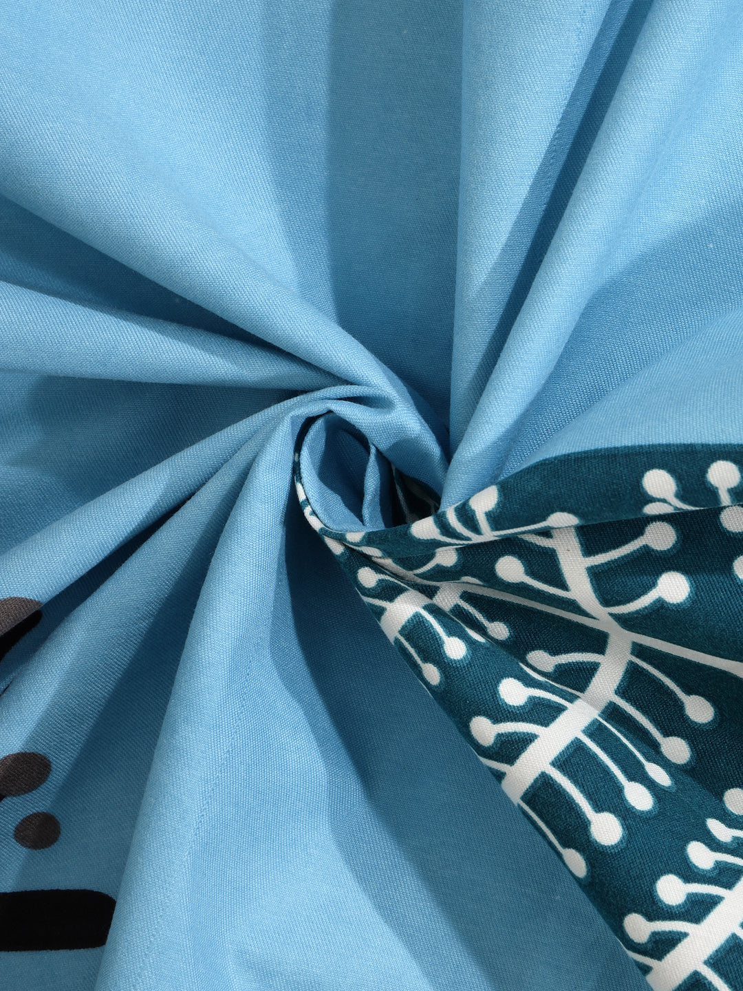 Arrabi Blue Leaf TC Cotton Blend Super King Size Bedsheet with 2 Pillow Covers (270 x 260 cm)