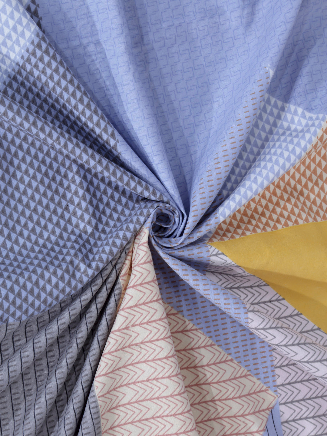 Arrabi Blue Geometric TC Cotton Blend King Size Bookfold Bedsheet with 2 Pillow Covers (250 X 220 cm)