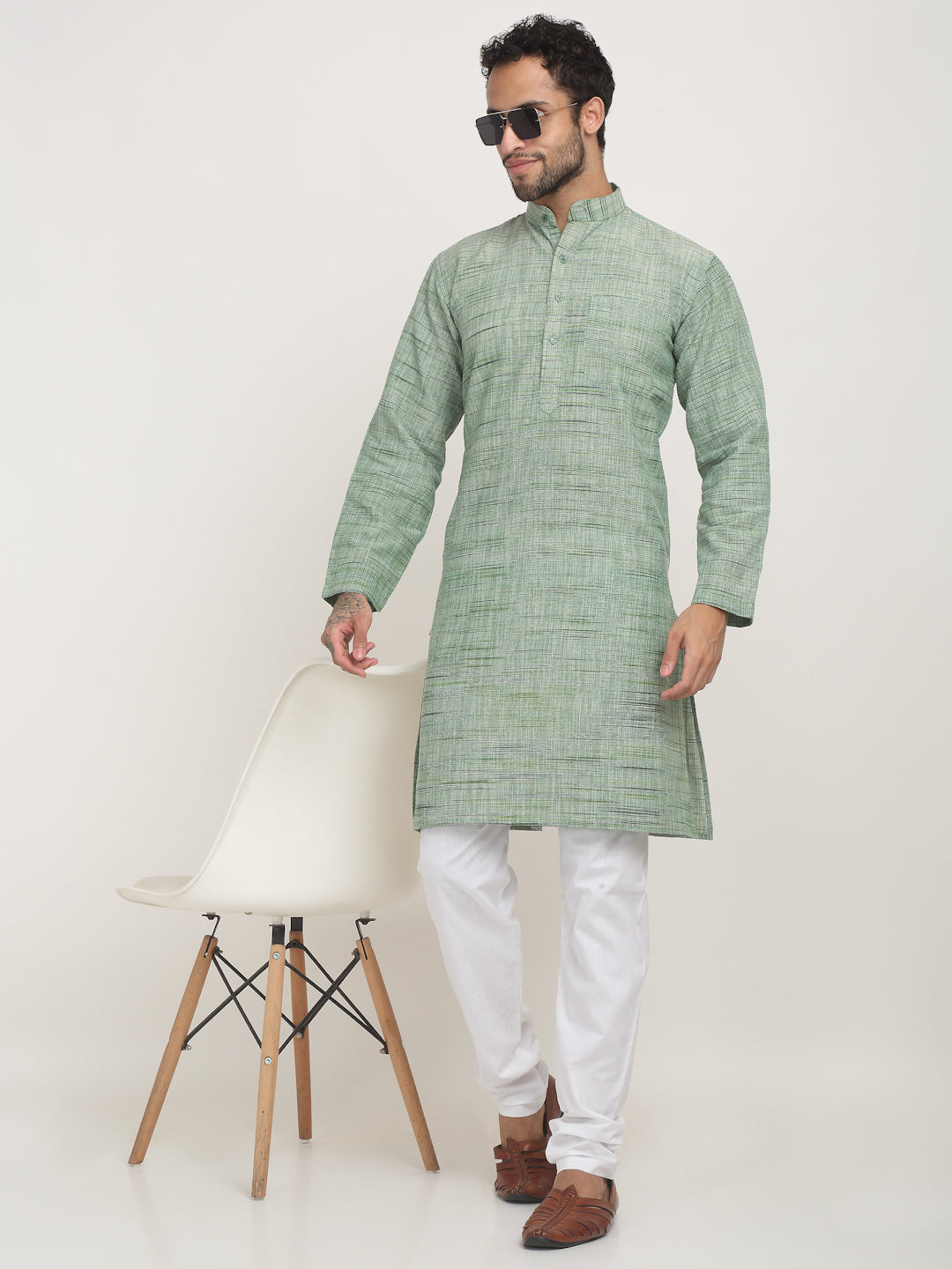 Arrabi Men White Cotton Solid Churidar Pyjama