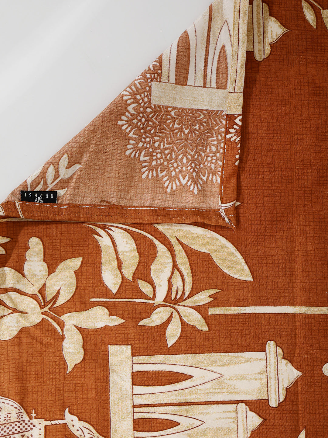 Arrabi Brown Leaf TC Cotton Blend Super King Size Bedsheet with 2 Pillow Covers (270 x 260 cm)