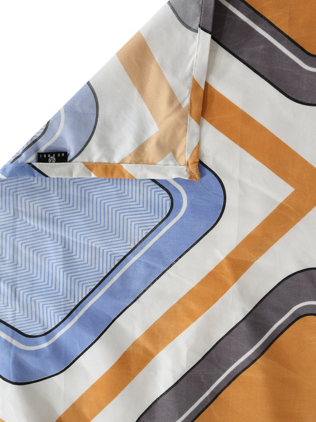 Arrabi Multi Geometric TC Cotton Blend Super King Size Bedsheet with 2 Pillow Covers (270 x 260 cm)