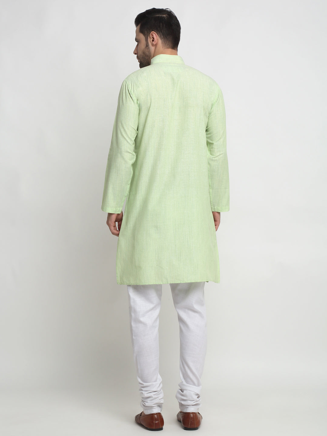 Arrabi Men Green Pure Cotton Solid Kurta with Churidar Pyjama