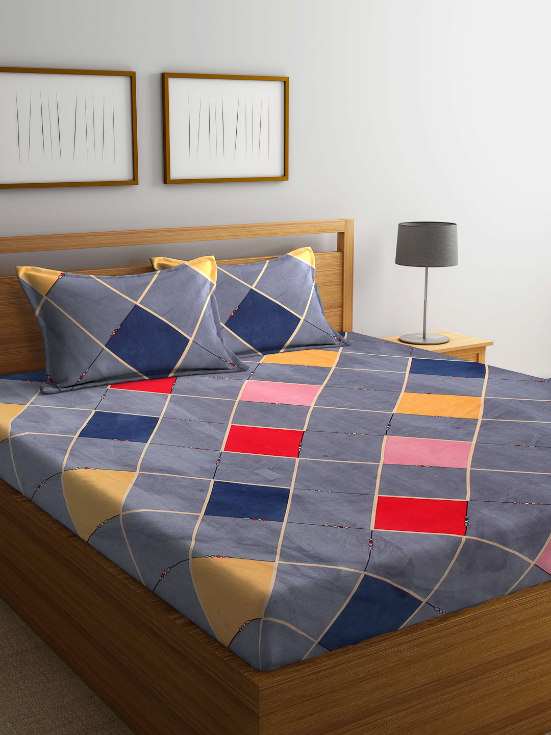 Arrabi Grey Geometric TC Cotton Blend Super King Size Bedsheet with 2 Pillow Covers (270 X 260 cm)