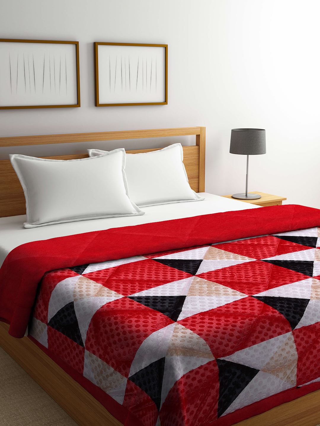 Arrabi Red Geometric Polyester King Size 950 GSM Double Quilt (220 X 210 cm)