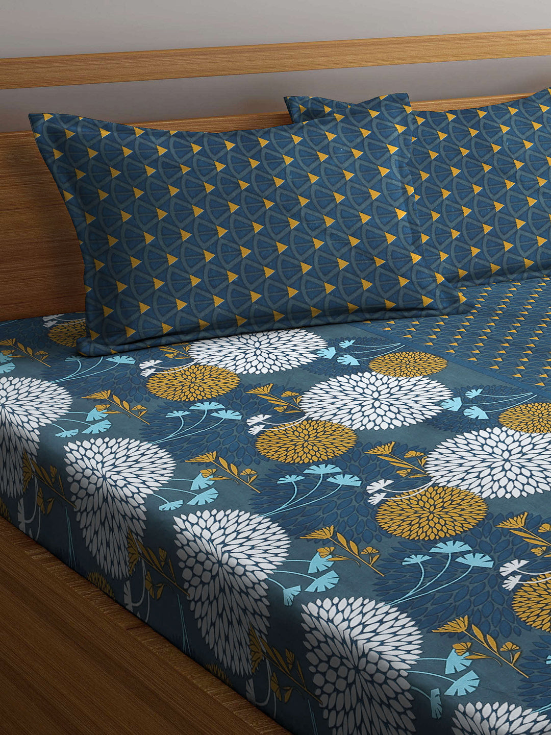 Arrabi Multi Floral TC Cotton Blend Double Size Bedsheet with 2 Pillow Covers