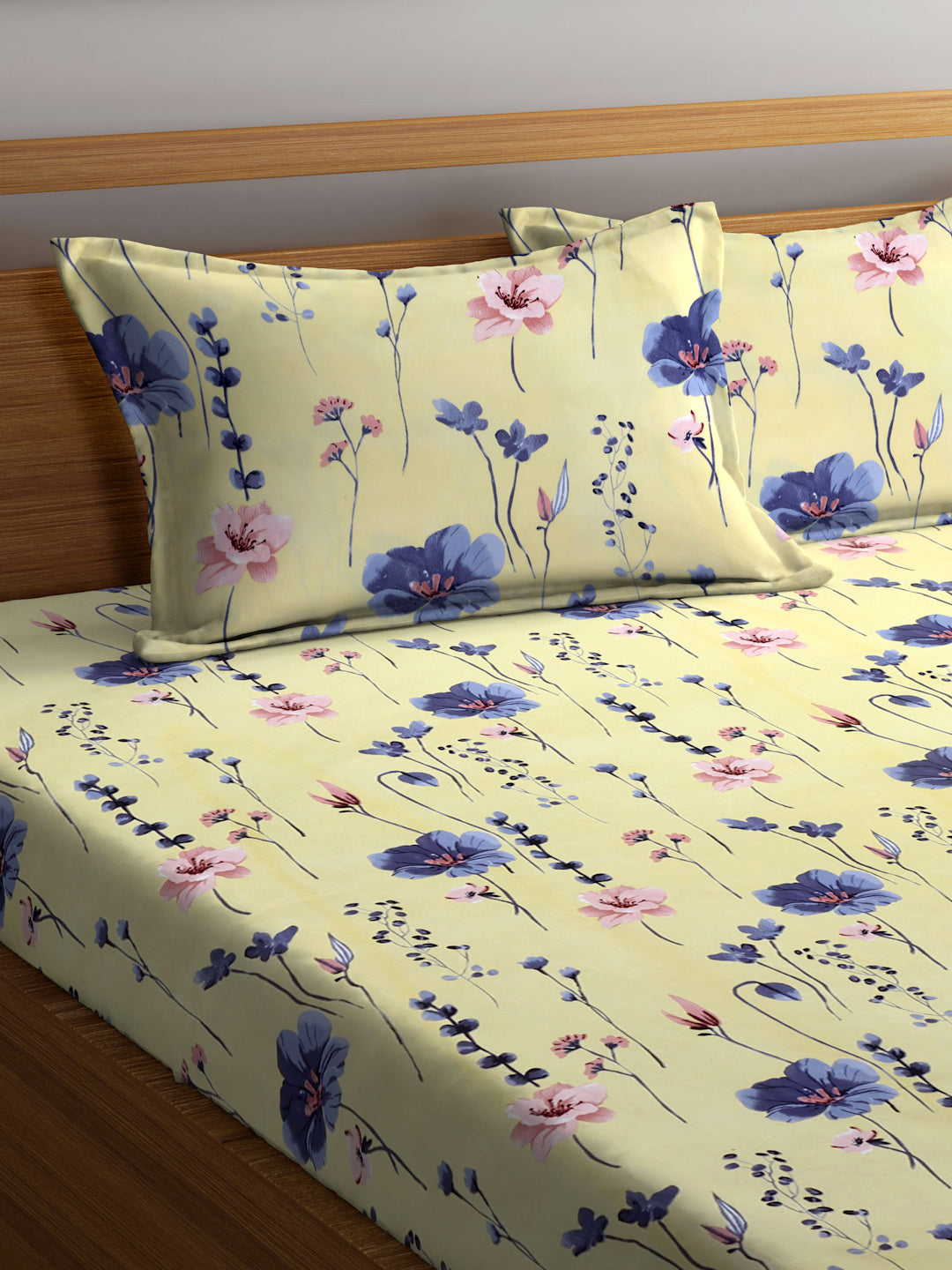 Arrabi Yellow Floral TC Cotton Blend Super King Size Bedsheet with 2 Pillow Covers (270 X 260 cm)
