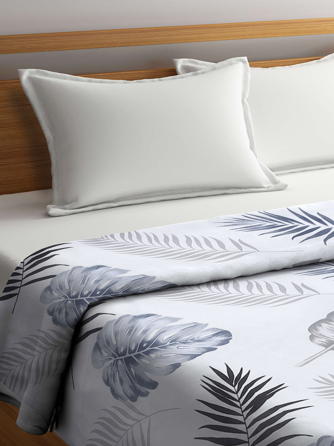 Arrabi White Leaf TC Cotton Blend 350 GSM Double Size Comforter (240 x 215 cm)