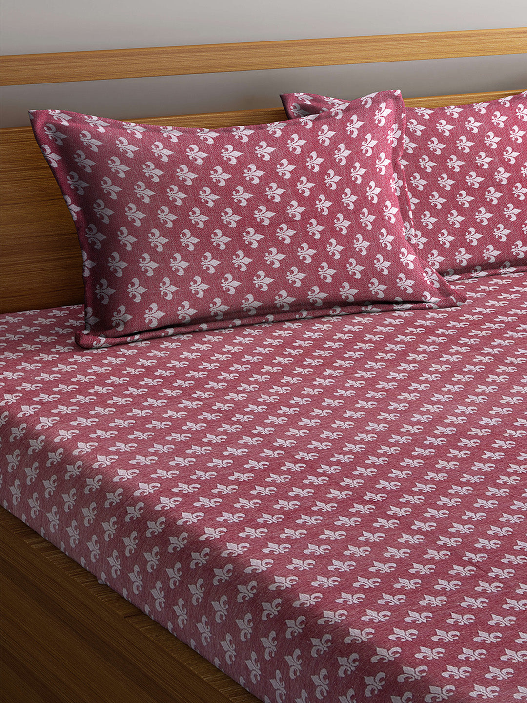 Arrabi Red Indian Handwoven Cotton Double Size Bedsheet with 2 Pillow Covers (260 x 230 cm)