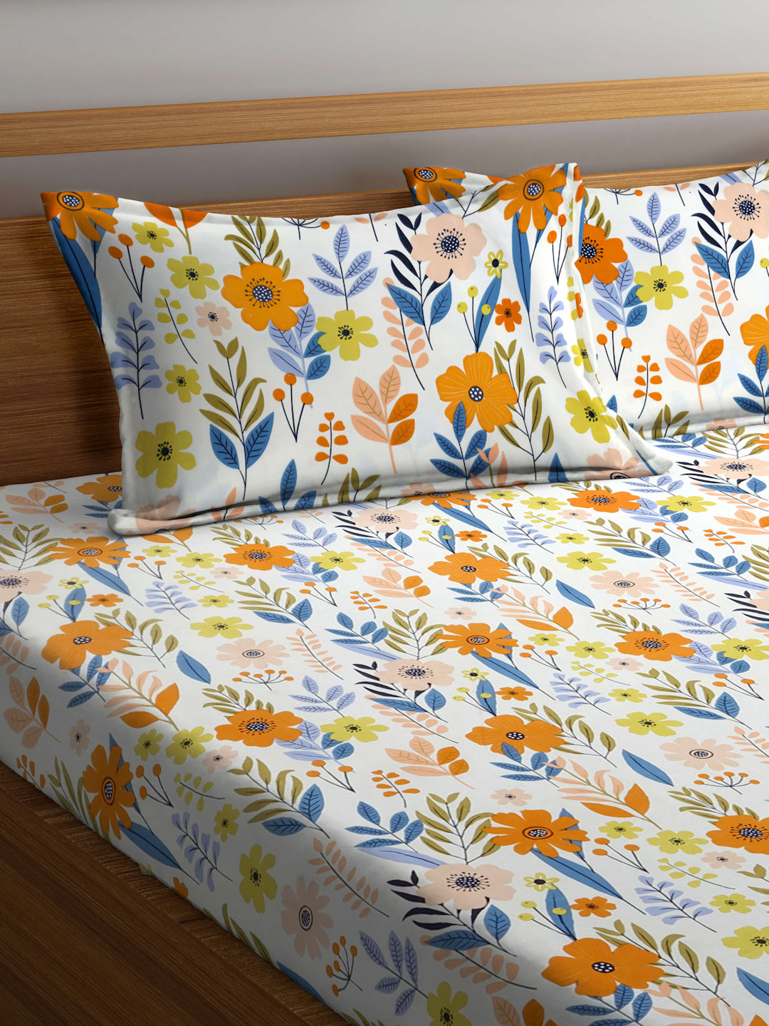 Arrabi Cream Floral TC Cotton Blend Super King Size Bedsheet with 2 Pillow Covers (270 X 260 cm)