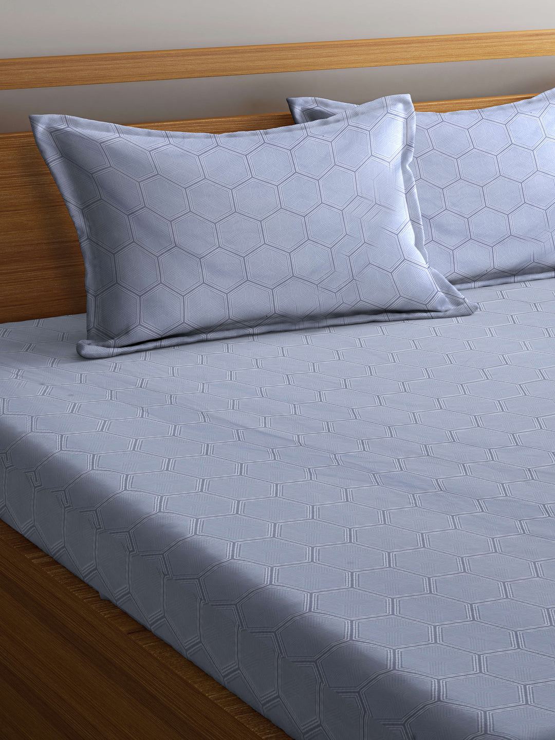 Arrabi Grey Geometric TC Cotton Blend King Size Bedsheet with 2 Pillow Covers (250 X 215 cm)