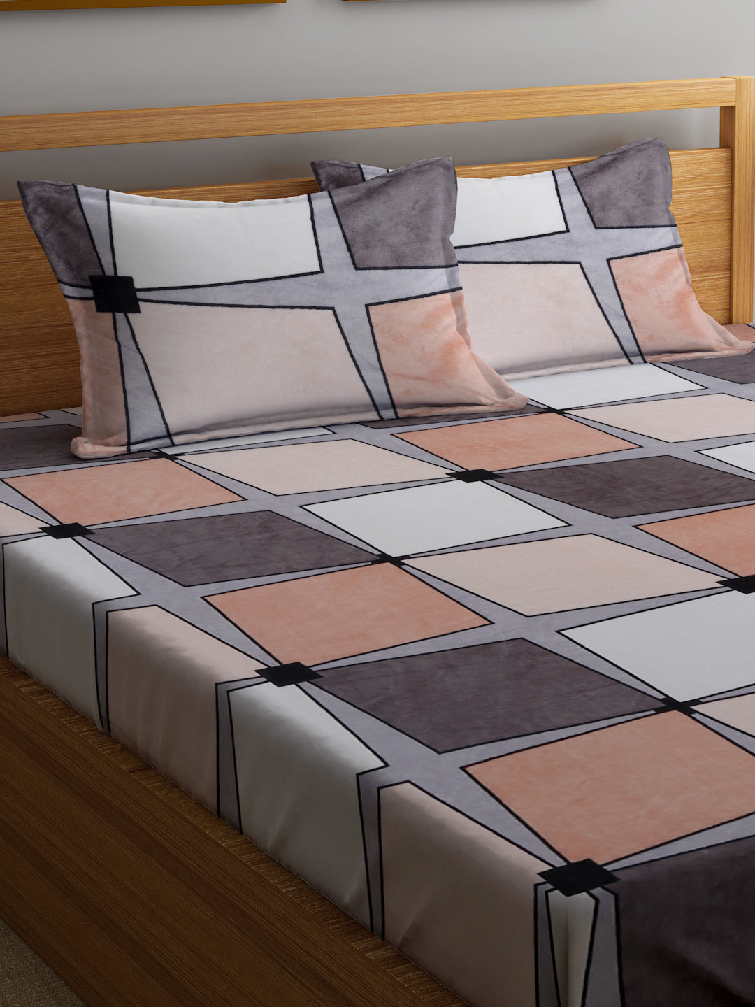Arrabi Multi Geometric TC Cotton Blend King Size Winter Bedsheet with 2 Pillow Covers (245 X 215 cm)