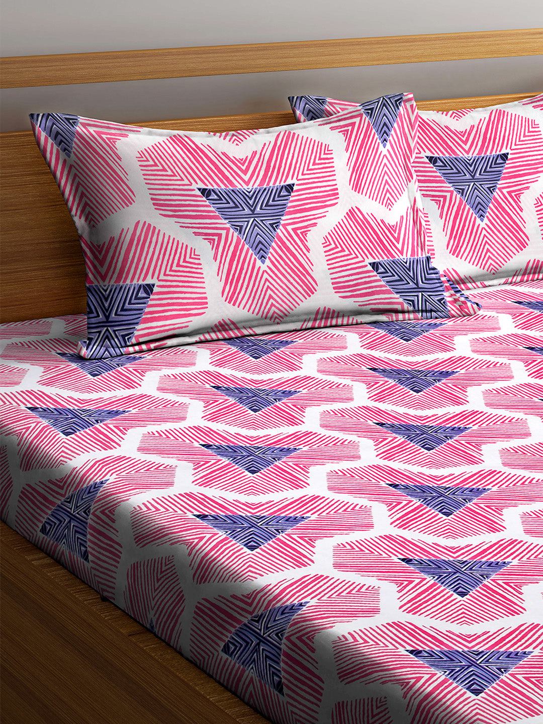 Arrabi Pink Graphic TC Cotton Blend King Size Fitted Bedsheet with 2 Pillow Covers (250 X 215 Cm )