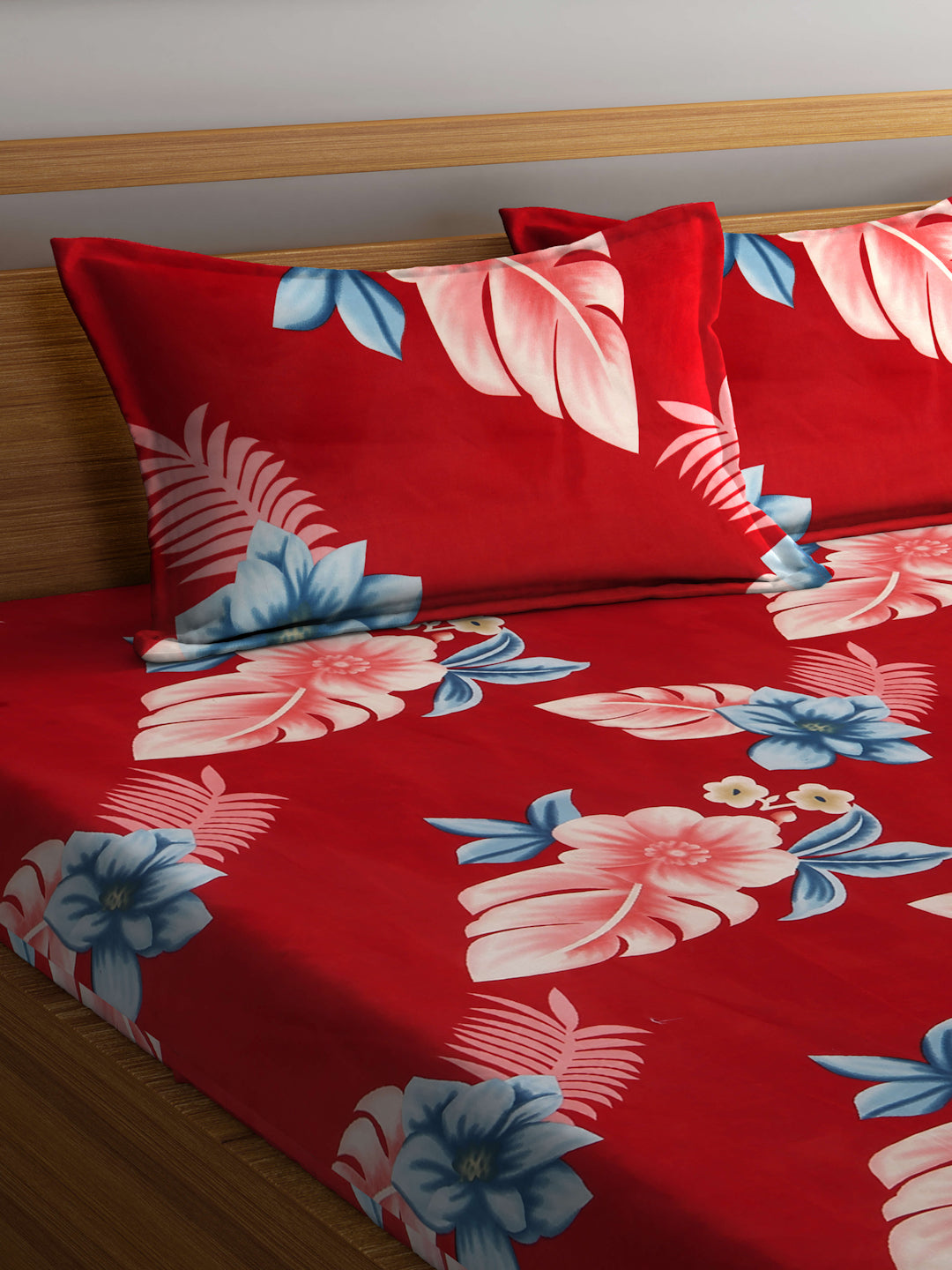 Arrabi Red Leaf TC Cotton Blend King Size Fitted Bedsheet with 2 Pillow Covers(250 X 215 Cm )