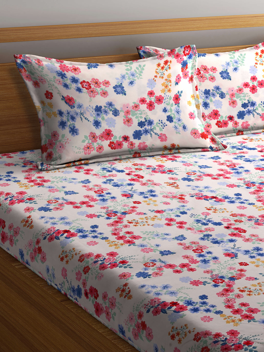 Arrabi Pink Floral TC Cotton Blend King Size Bedsheet with 2 Pillow Covers (250 X 215 cm)