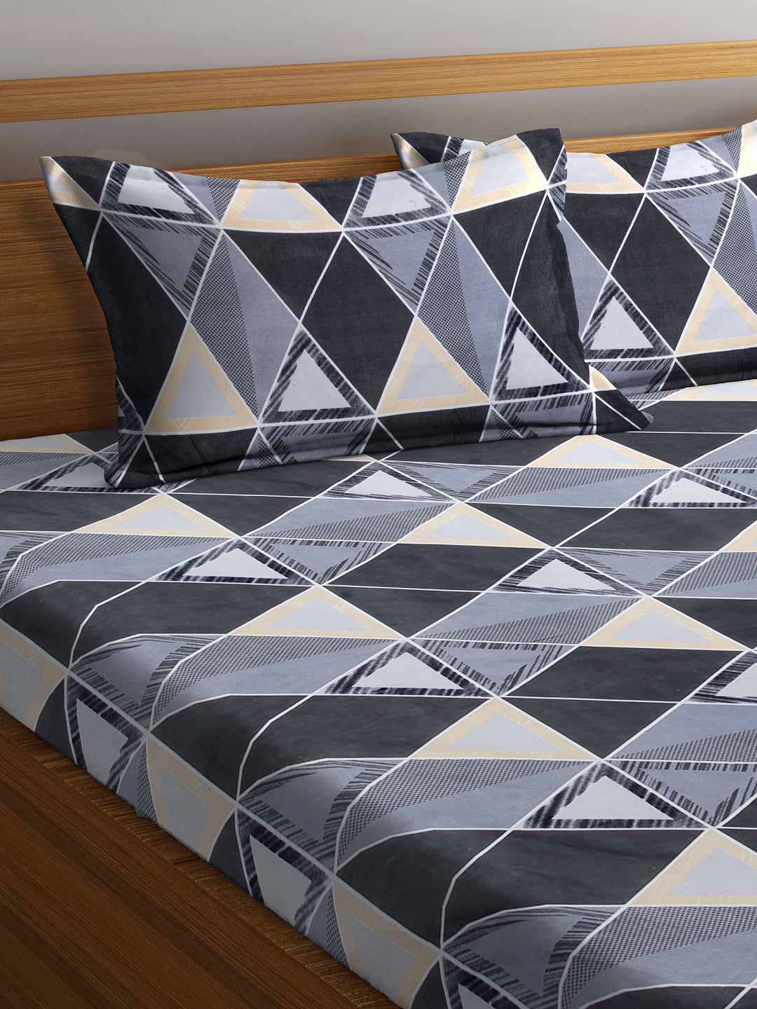 Arrabi Grey Geometric TC Cotton Blend King Size Fitted Bedsheet with 2 Pillow Covers (250 X 215 Cm )