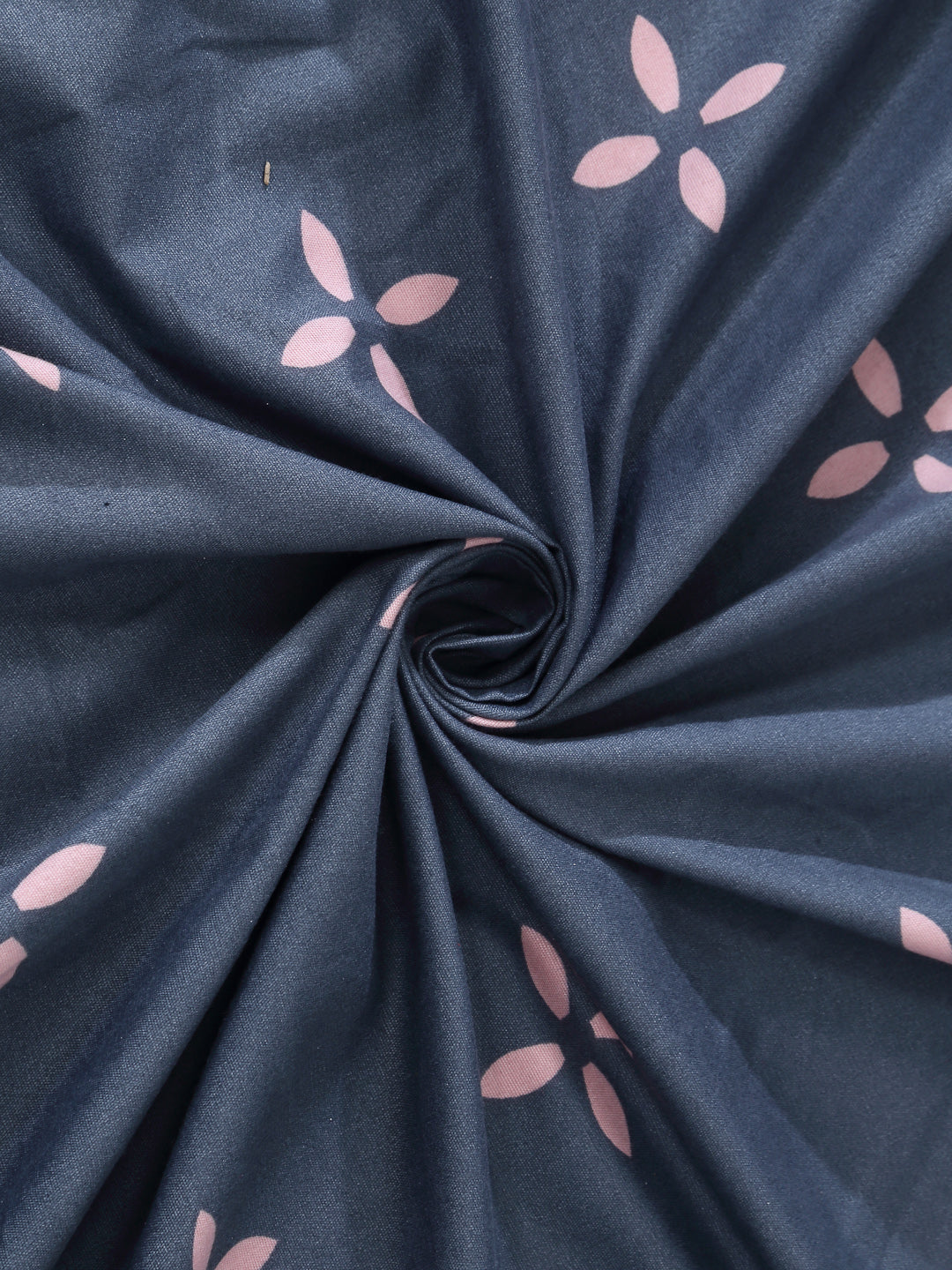 Arrabi Grey Leaf TC Cotton Blend King Size Bedsheet with 2 Pillow Covers (250 X 215 cm)