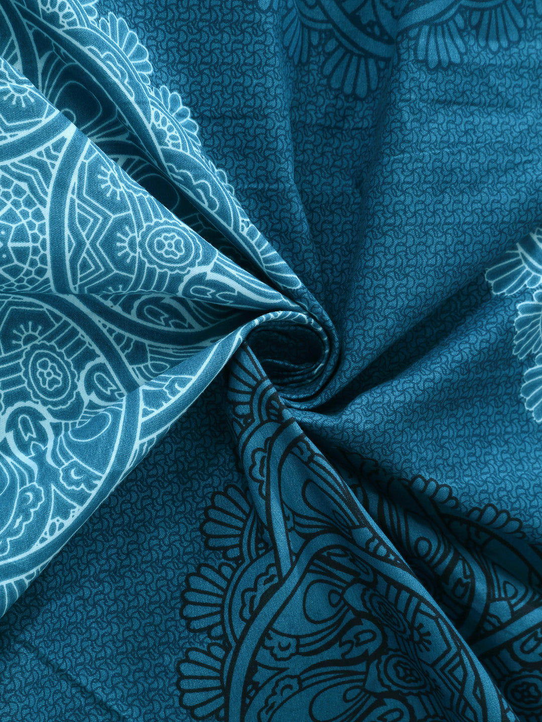 Arrabi Blue Indian TC Cotton Blend King Size Bedsheet with 2 Pillow Covers (250 X 220 cm)